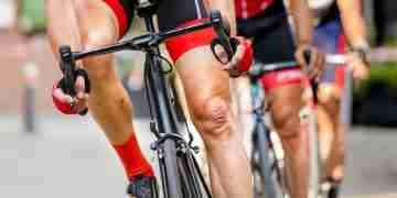 Imagen de un ciclista en carrera (Foto: Wirestock).