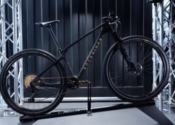 Imagen del nuevo modelo de Decathlon, la Rockrider Race 900